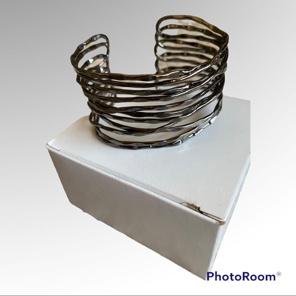 Express cuff bracelet charcoal